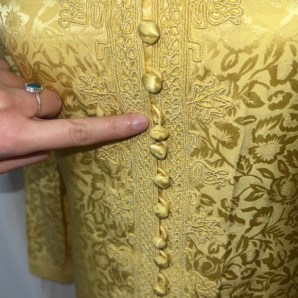 Oscar de la Renta Vintage Yellow Silk Caftan and Pant Set, brand new with tags - Picture 9 of 16